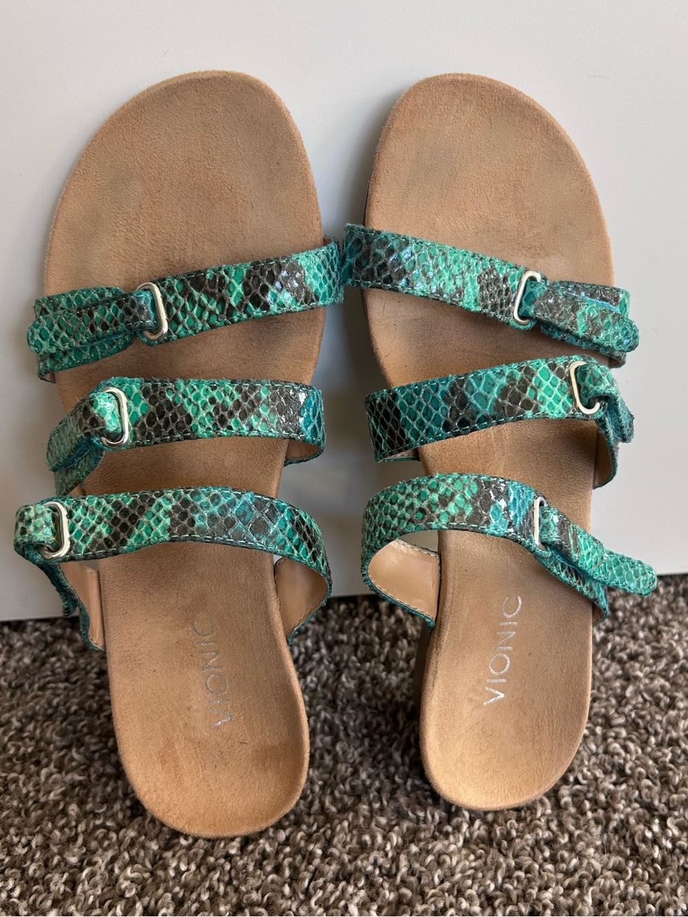 Vionic Teal Snake-Print Women's Sandals adjustable straps 9 - Picture 2 of 7